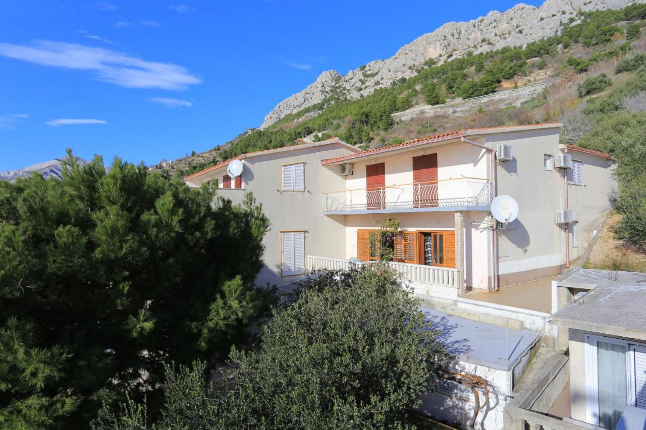 Apartments With A Parking Space Brela, Makarska - 18495 Exterior photo